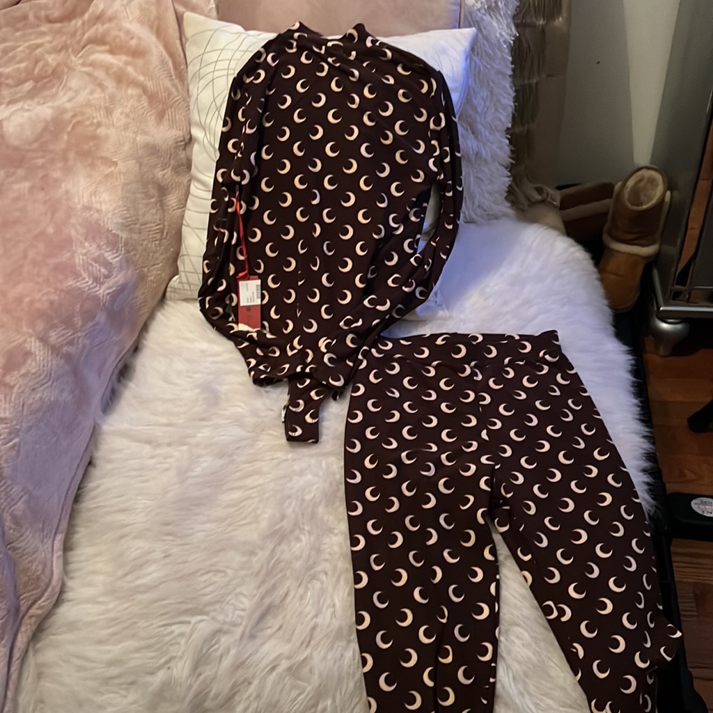Brand New Two Pieces Bodysuit With Leggings Brand New Two Pieces Bodysuit With Leggings
